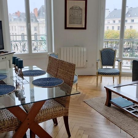 Appartement F3 Au Balcon De La Place Du Martroi Orléans Dış mekan fotoğraf