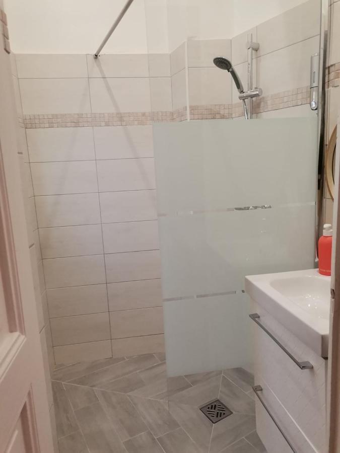 Appartement F3 Au Balcon De La Place Du Martroi Orléans Dış mekan fotoğraf