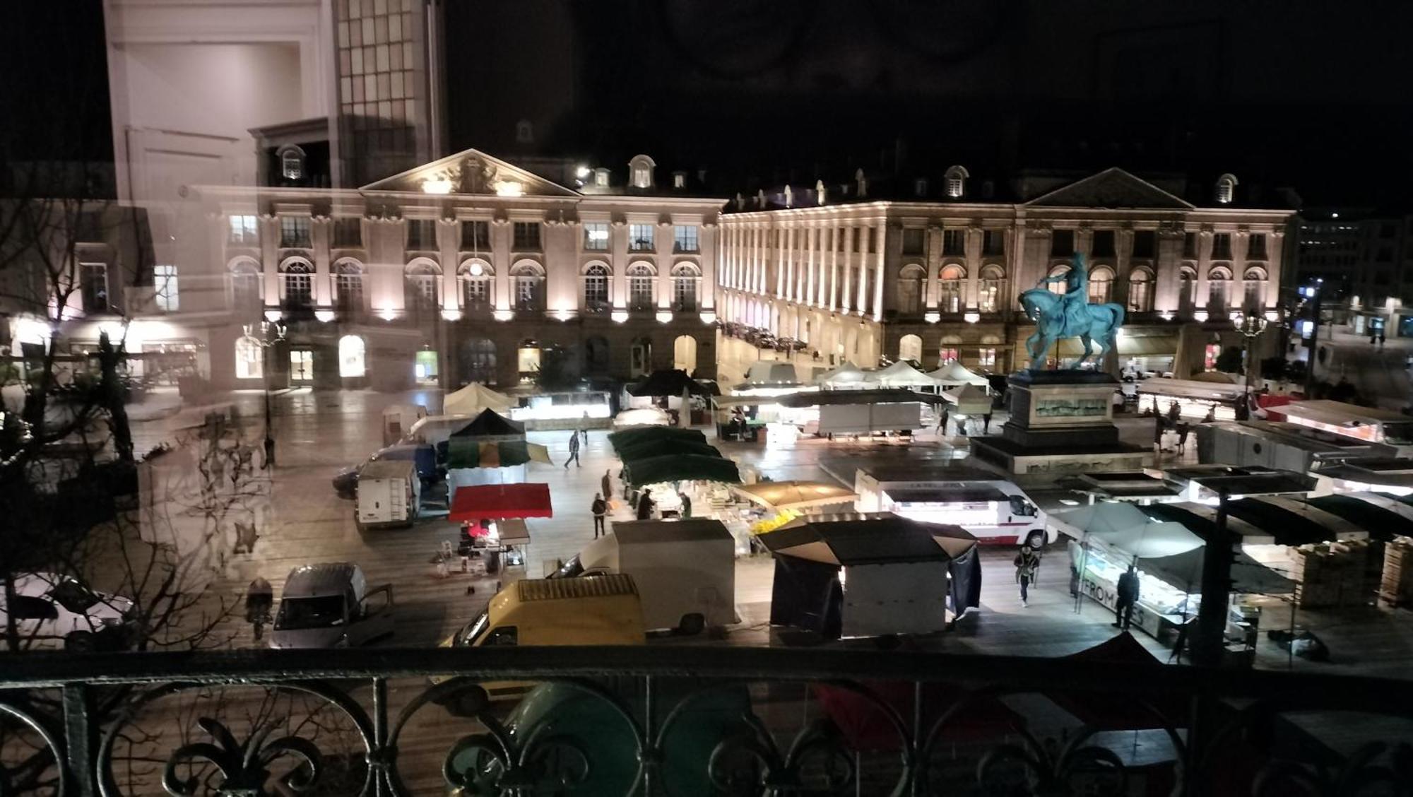 Appartement F3 Au Balcon De La Place Du Martroi Orléans Dış mekan fotoğraf