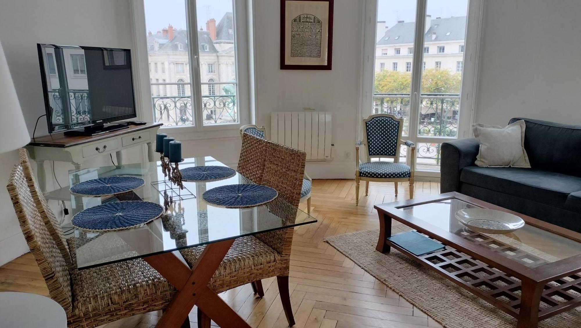 Appartement F3 Au Balcon De La Place Du Martroi Orléans Dış mekan fotoğraf