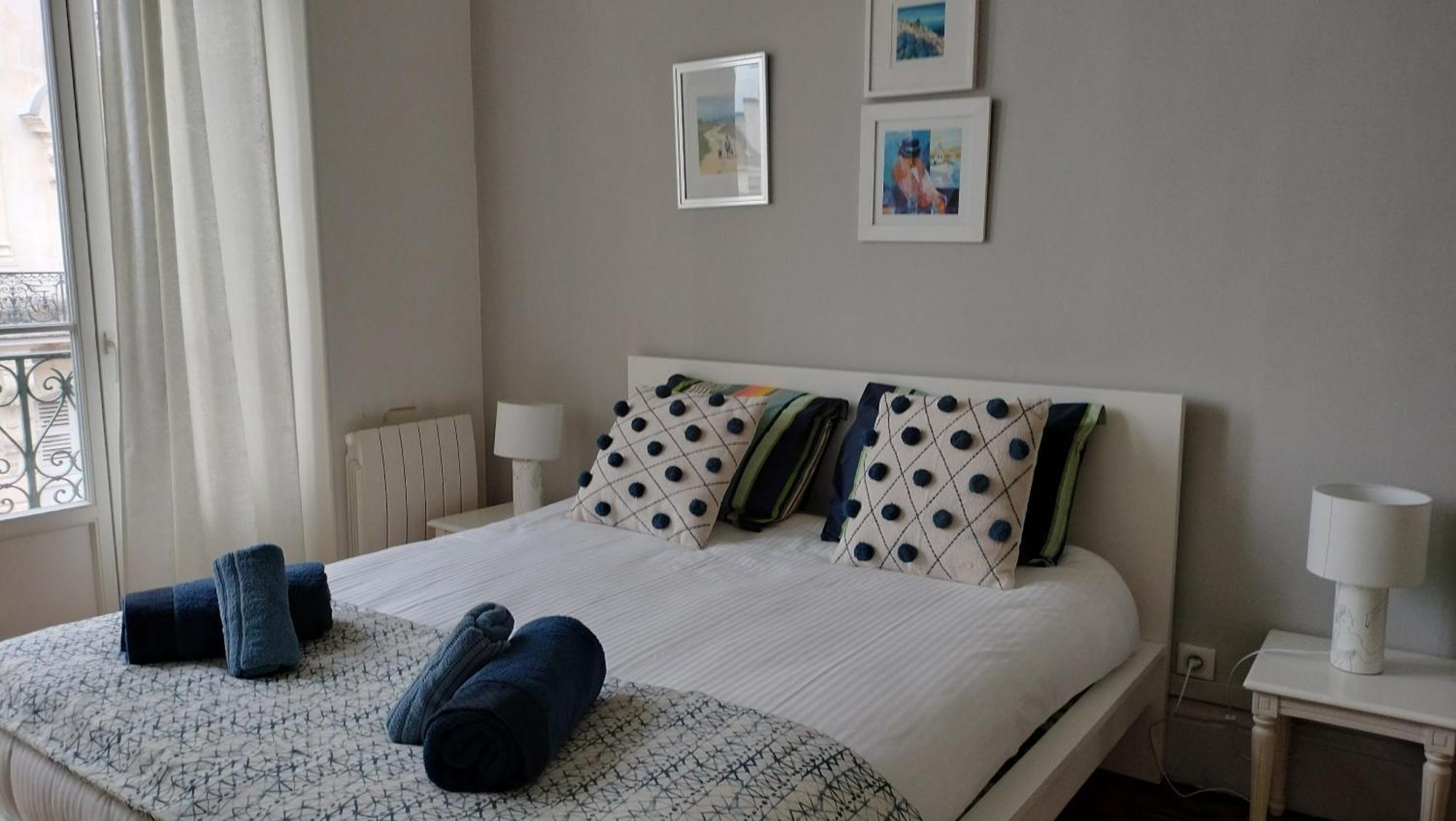 Appartement F3 Au Balcon De La Place Du Martroi Orléans Dış mekan fotoğraf